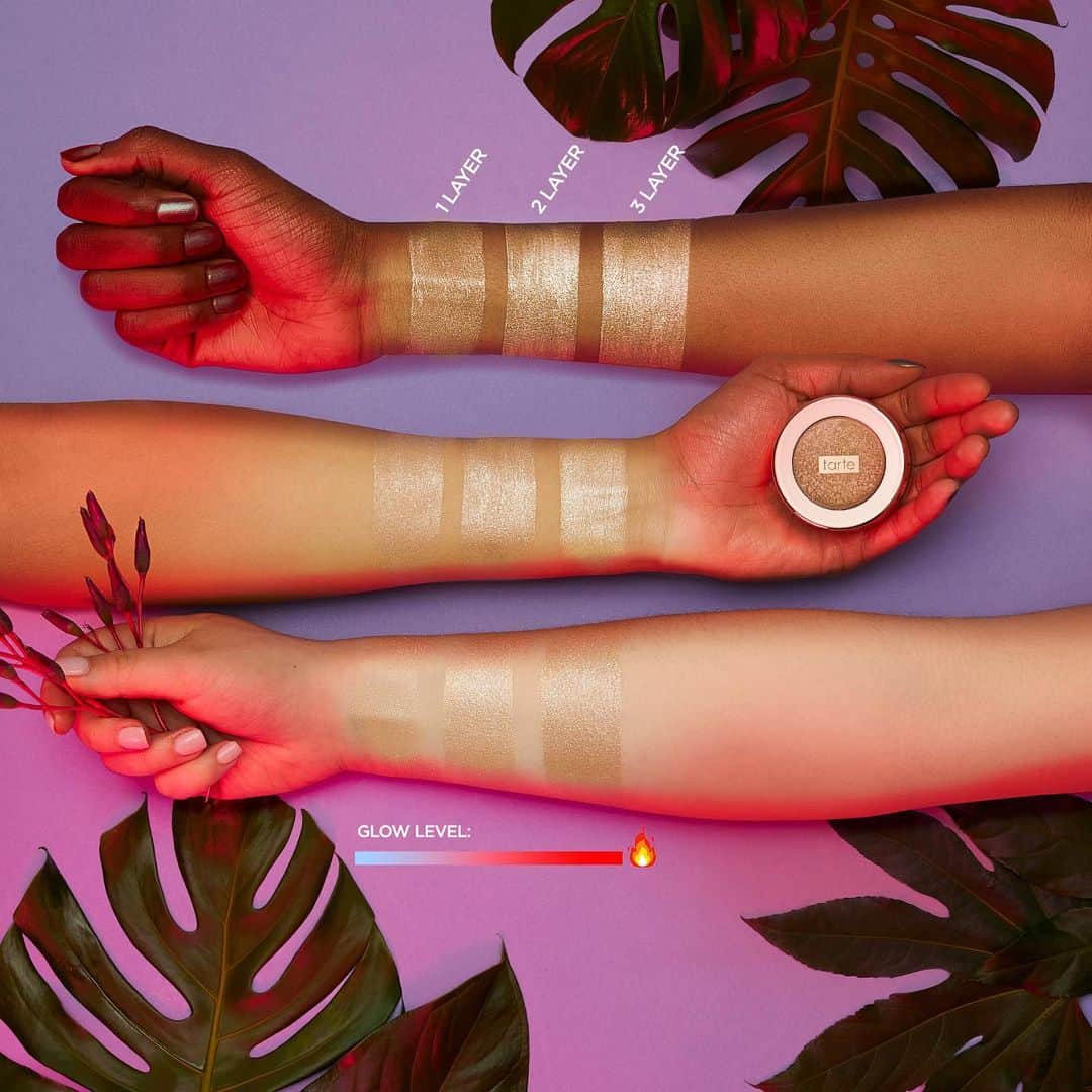 Tarte Cosmeticsさんのインスタグラム写真 - (Tarte CosmeticsInstagram)「GLOW LEVEL: 🔥💯. Turn up the glow with our NEW LIMITED-EDITION tarte-LIT chrome paint highlighter! This high-gleam mirrored metallic highlighter was inspired by our BEST-SELLING chrome paint pots: ✨delivers & ultra-metallic glow to cheekbones, bridge of nose, cupid's bow, collarbones - you name it! ✨has a high-sheen chrome finish of a cream formula but easy to apply like a powder ✨can be applied with a finger application so the formula instantly melts into the skin for a seamless finish ✨has a buildable formula to amp up the glow to your liking  PICK up this baby NOW on tarte.com! #tarteunleashed #crueltyfree #rethinknatural」6月14日 11時58分 - tartecosmetics