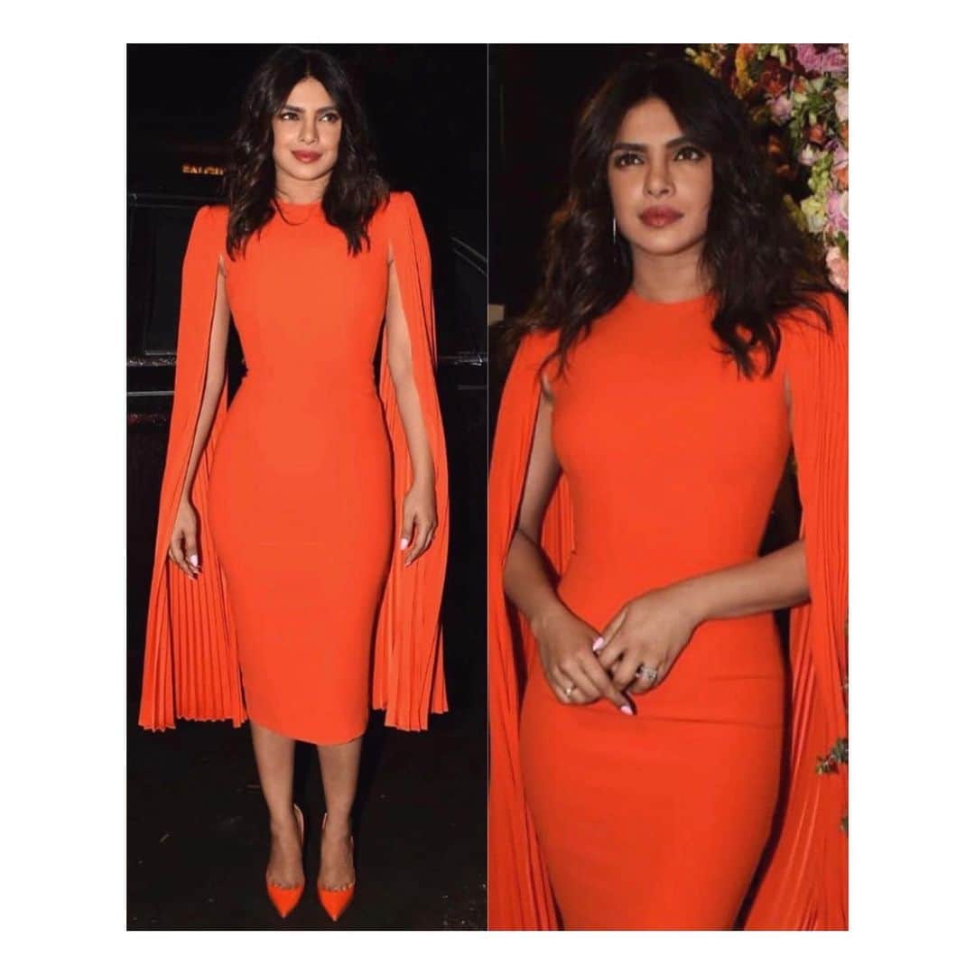 Indianstreetfashionさんのインスタグラム写真 - (IndianstreetfashionInstagram)「#FashionFriday : Priyanka Chopra #indianstreetfashion  #glam #ootd #fashiongram  #bollywoodstylefile  #stylefile  #capedress  #glam  #priyankachopra @priyankachopra」6月14日 12時07分 - indianstreetfashion