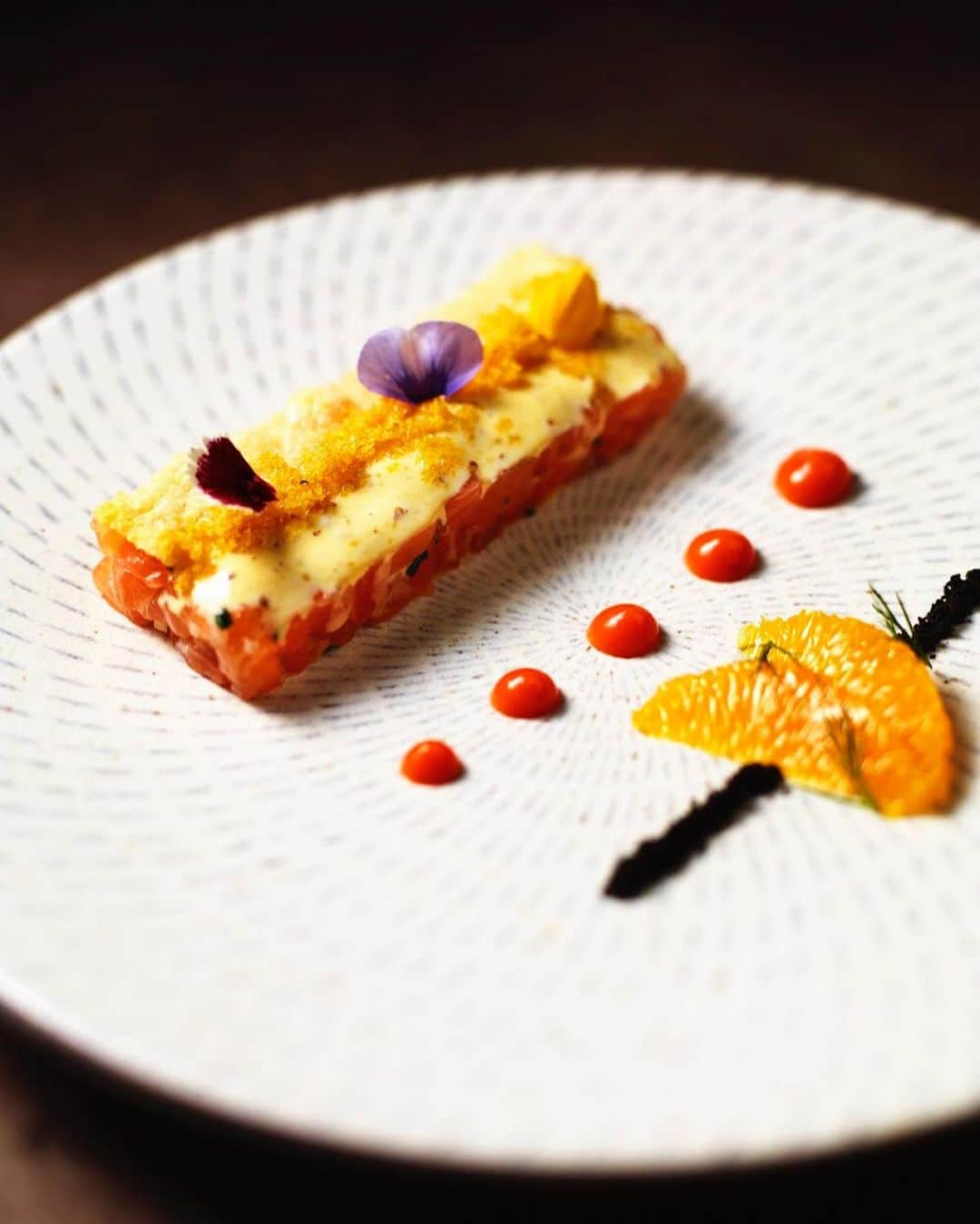 The Ritz-Carlton, Osakaさんのインスタグラム写真 - (The Ritz-Carlton, OsakaInstagram)「イタリア料理 「スプレンディード」でご提供している「テイスティングディナー」は、アルドシェフがイタリアと日本の食材を巧みに組み合わせた贅沢なディナーコースです。 . イタリアの名産品ボッタルガ（からすみ）と共に味わうサーモン、トリュフと36ヶ月熟成のパルミジャーノレッジャーノチーズの風味豊かなパスタ、メインにはフォアグラと近江牛のローストをご堪能ください。 . .  Chef Aldo presents a sumptuous dinner course featuring Italian specialties. Dishes include pasta with bottarga, salmon, truffles, and 36-month aged parmigiano reggiano, and roast Omi Beef with foie gras. . . . . . . . . #instayummy #chefstalk #gastroart #chefs #chefstable #chef #chefsplateform #chefsoninstagram #instachef #gourmetartistry #chefstyle #foodartchefs #chefsofinstagram #gastronomie #foodinsta #finedining #culinaryarts #大阪レストラン #大阪ディナー　#大阪ランチ #大阪ホテル　#ザリッツカールトン大阪　#リッツカールトン　#リッツカールトン大阪 #ritzcarltonosaka #theritzcarltonosaka #italianrestaurant #splendido #スプレンディード #イタリア料理」6月14日 12時16分 - ritzcarlton.osaka