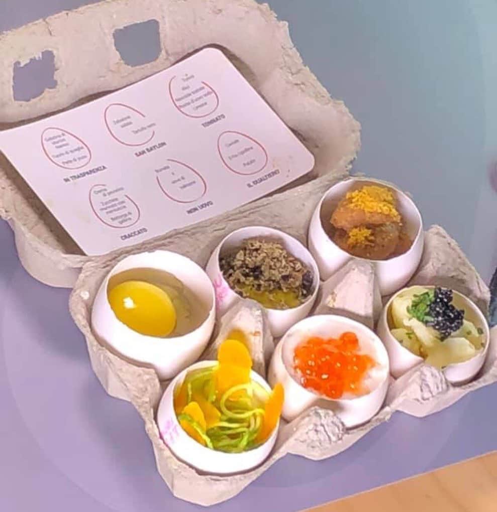 朝日放送「朝だ！生です旅サラダ」さんのインスタグラム写真 - (朝日放送「朝だ！生です旅サラダ」Instagram)「@micahirose 皆さん、ご存知ですか？ #カルボナーラ は #ローマが発祥の地 と言われているのですよぉ！ こちらは、新鮮な卵を使用することで評判の卵専門店。 卵パックでだされる前菜は、6種類の異なる調理法で作られたお料理。可愛いですね♬ #ブラータチーズ と #イクラ が合わせられていたりと組み合わせもユニーク！  そして、カルボナーラはポテトパスタで作られているんです！ ポテトパスタを初めて食べましたが、 シャキシャキとした食感が面白い(๑˃̵ᴗ˂̵) 濃厚なソースがよく絡んで美味しい❤︎ しかも、本場のカルボナーラはソースに生クリームを一切使ってないんです！ 卵とチーズ、豚の頬肉だけで十分濃厚でコクのある味になってます。 #Buono !美味しい〜❤︎ _ #ポテトパスタ #食感がおもしろい #シャキシャキしてる #前菜 #器は卵パック #エッグスビストロ #EggsBistrot #ローマ  #Rome #イタリア #Italy _ #ABCテレビ #朝日放送テレビ #朝だ生です旅サラダ #土曜朝 #8時 #旅サラダガールズ  #広瀬未花 #海外 #旅 #travel #trip」6月14日 12時32分 - tabisalad