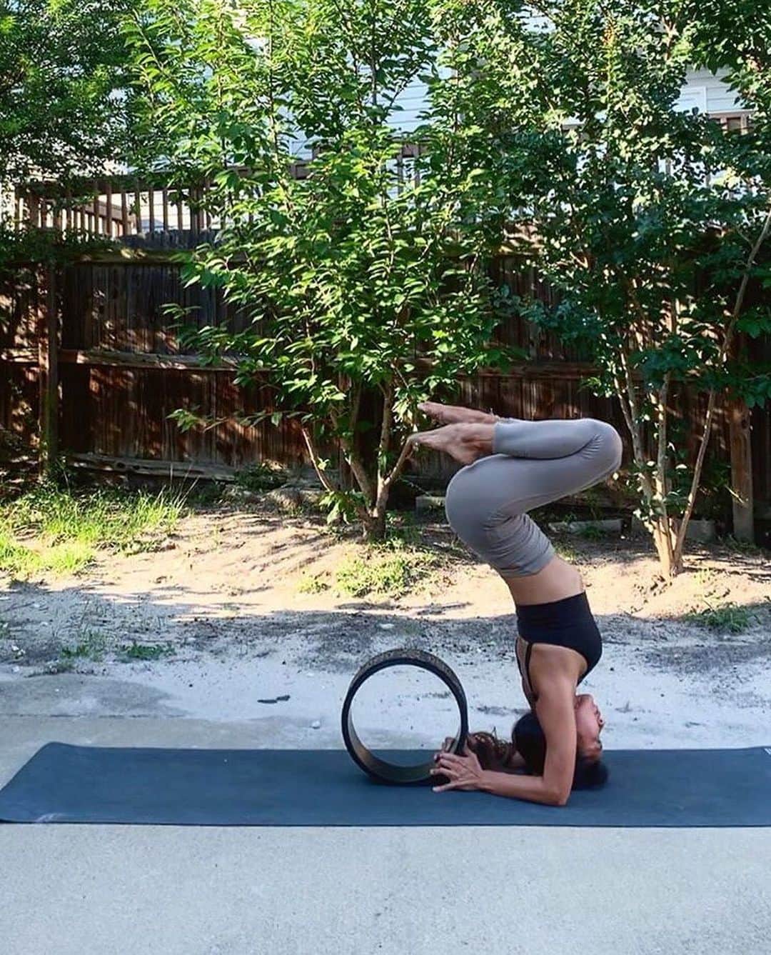 ヨガデザインラボ Yoga Design Labさんのインスタグラム写真 - (ヨガデザインラボ Yoga Design LabInstagram)「アメリカにお住いの @may11131125 さん 🧘‍♀️ いつもヨガホイールをご使用していただき、ありがとうございます 😃 天然コルクのヨガホイール「マンダラ」♻️ Amazonで6,800円(税込)。 . . #yoga #yogadesignlabjapan #yogawheel #yogamat #ヨガ #ヨガホイール #ヨガリング #ヨガプロップス #ヨガマット #ヨガデザインラボ  #ヨガインストラクター #ヨガスタジオ」6月14日 12時40分 - yogadesignlabjapan