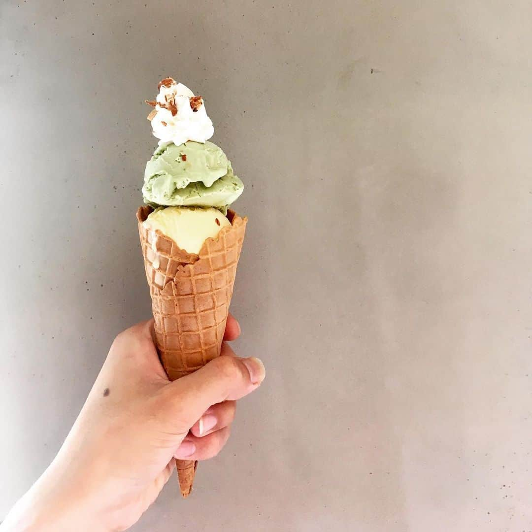 WorldNeighborsCafe/SoooLiquidさんのインスタグラム写真 - (WorldNeighborsCafe/SoooLiquidInstagram)「暑くなってきたので、アイスクリーム始めます🍦🍦 バニラ、チョコレート、ピスタチオ、ラムレーズンの4種から、2つ選べます🙆‍♀️ ————————————— #worldneighborscafe #soooliquid」6月14日 12時47分 - laundrycafe_kiyosumi