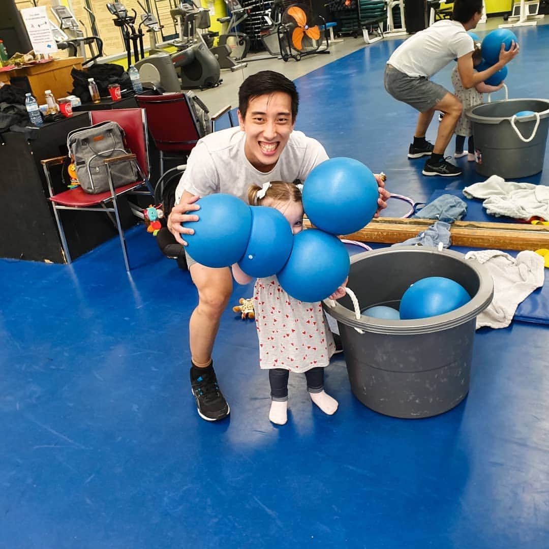 ジュリアン志傑乙さんのインスタグラム写真 - (ジュリアン志傑乙Instagram)「My new workout buddies! . . . . . . . . . . . . #workout #toddler #baby #training #iceskating #figureskating #sports #fun #TeamMAS #TeamMalaysia #athlete」6月14日 12時57分 - julianyeeee