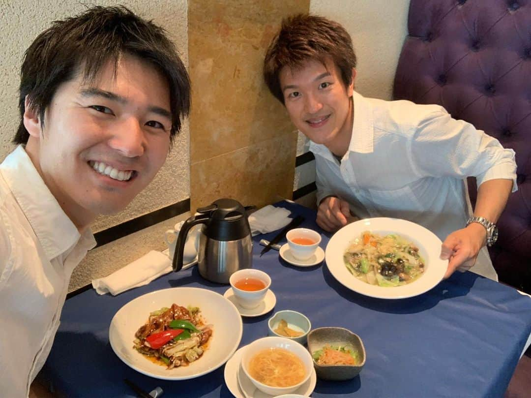 濱田隼さんのインスタグラム写真 - (濱田隼Instagram)「俺たちのランチ〜番外編〜。 場所は、丸の内です。 名古屋の丸の内ではなく、東京の丸の内です(^^) . 美味しい中華料理でパワーを注入し 千葉のZOZOマリンへ向かいます！ . 明日のプロ野球中継、実況 堂野アナ リポーター 濱田です。 ぜひご覧下さい！ . #俺ラン #丸の内 #ランチ #the_orchid #プロ野球 #中日ドラゴンズ #千葉ロッテマリーンズ #堂野浩久 #濱田隼 #メーテレ #アナウンサー」6月14日 13時13分 - shun_hamada_nbn