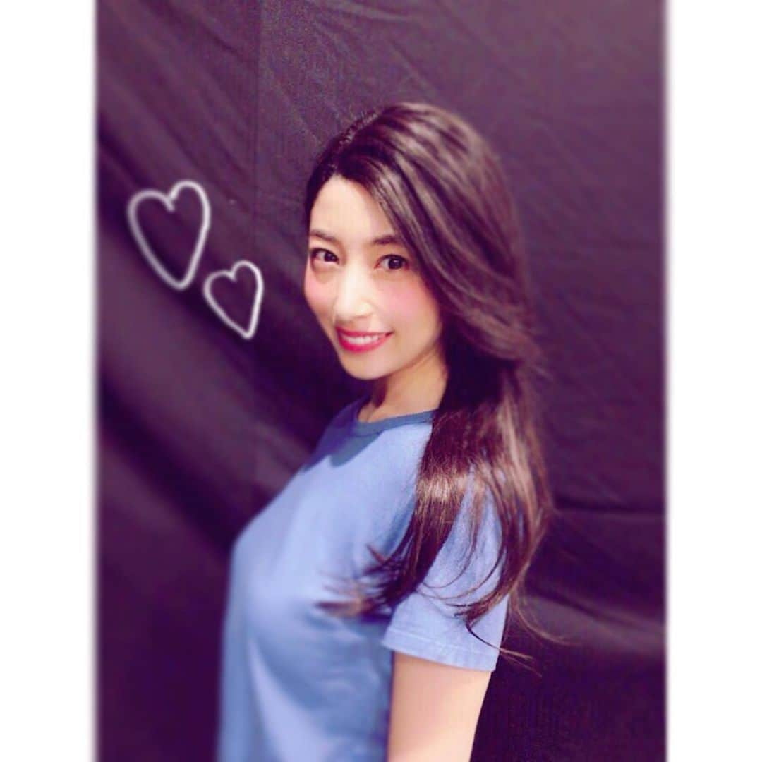 粕谷奈美さんのインスタグラム写真 - (粕谷奈美Instagram)「撮影でエクステを付けてもらいました！ 1日限定で懐かしのロング💇🏻‍♀️✨嬉しい💓  #shooting#model#longhair#extensions#hairchange#hellolonghair#goodbyelonghair#again#enjoy#smile#happy#japanese#照相#模特儿#幸运 #fotografía#modelo#japonesa#feliz」6月14日 13時27分 - nami_kasuya