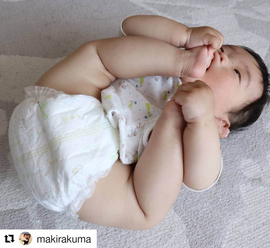 花王 メリーズ Merriesさんのインスタグラム写真 - (花王 メリーズ MerriesInstagram)「【メリーズのおすすめポイントCP】たくさんの投稿ありがとうございました。  足をバタバタ。メリーズは元気いっぱいな赤ちゃんにもぴったりです♪  @makirakuma さんのお写真をご紹介しました。  merries_official_jp  #メリーズ #親バカ部 #新米ママ #0歳 #赤ちゃんのいる生活 #育児日記 #赤ちゃんのいる暮らし #ベビスタグラム #すくすく成長中 #おむつアート #新米ママと繋がりたい #ママスタグラム」6月14日 14時00分 - merries_official_jp