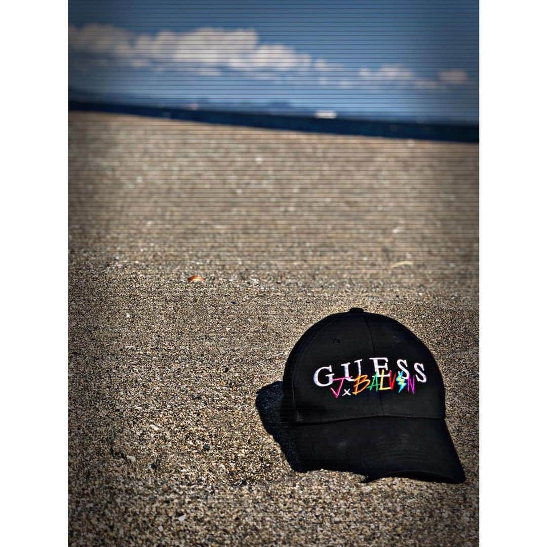 岡田鷹斗のインスタグラム：「GUESSのCap最近めっちゃ使ってるけど、 実は一目惚れして買ったの☆  #guess #cap #fashion  #summer #海 #🏖 #🏄‍♂️ #岡田鷹斗」