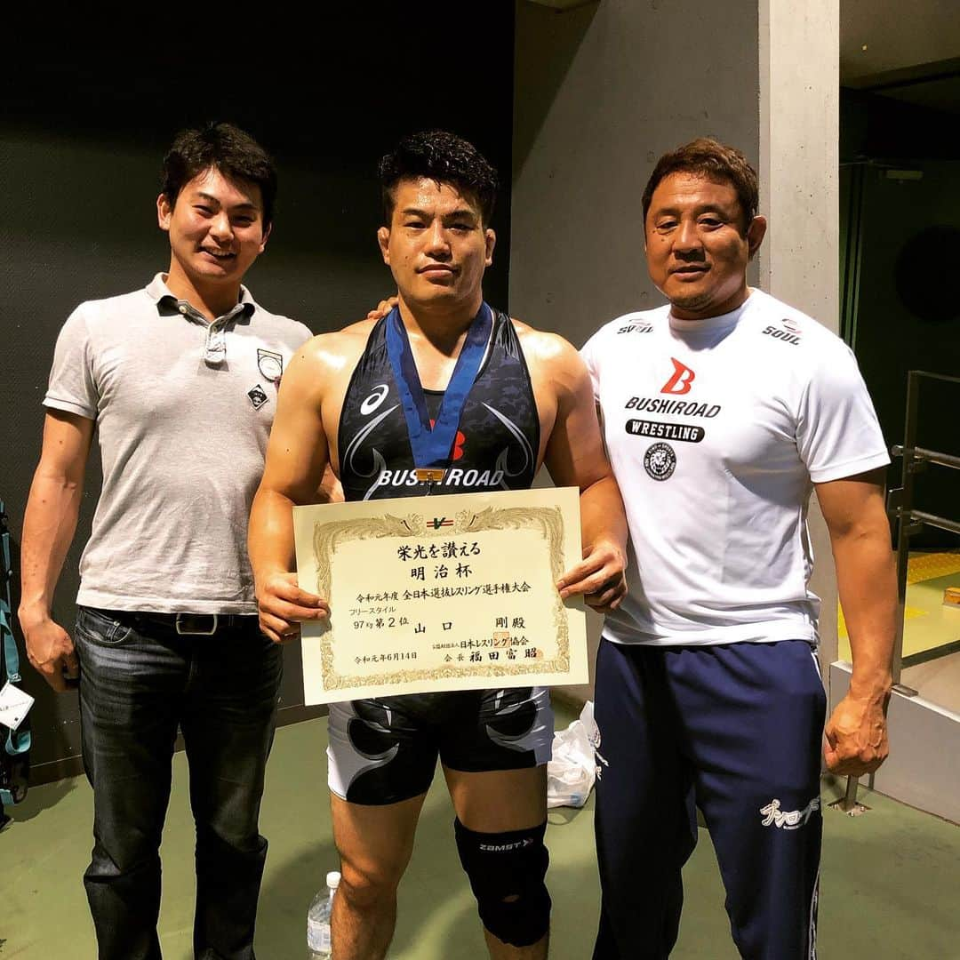 永田裕志さんのインスタグラム写真 - (永田裕志Instagram)「全日本レスリング選抜選手権大会山口剛準優勝、荒木田進謙第3位という結果になりました。沢山の皆様からの応援ありがとうございました。この結果を真摯に受け止め、次に向けて頑張りたいと思います。#永田裕志 #山口剛  #ブシロードクラブ #アスレチックキャンプライオン #新日本プロレス」6月14日 19時52分 - yuji_nagata