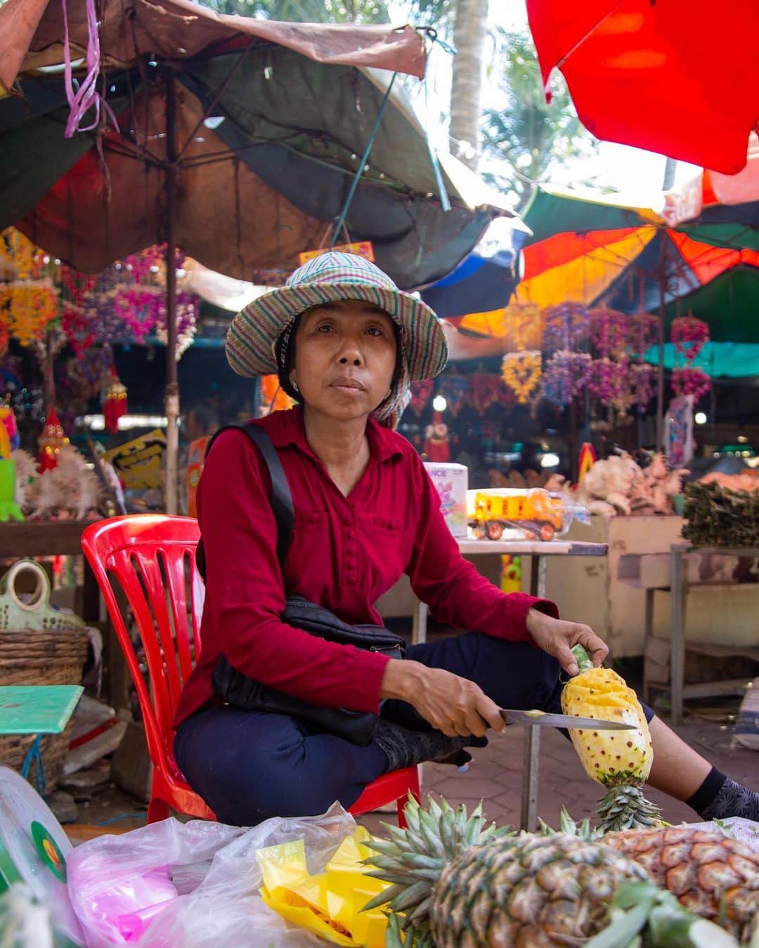 Shunsuke Miyatakeのインスタグラム：「Tropical mood with Pinapple vendor, Kep, Cambodia.」