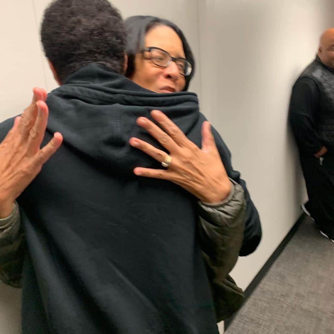 ジェニファー・ハドソンさんのインスタグラム写真 - (ジェニファー・ハドソンInstagram)「Some life long dreams came true on last night thank you @lionelrichie for making all my aunts dreams come true of meeting u ! You were so gracious and wonderful ! Truly , Something we will always have to cherish together ! My aunt has waited 40 Years to meet you and  because of you , that dream is now a reality , thank you!!!!! #raviniafestival」6月14日 14時23分 - iamjhud