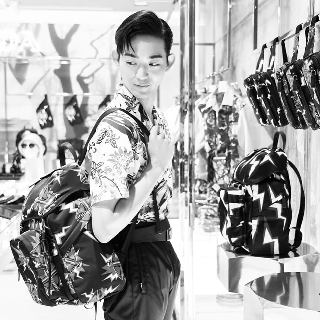 竜星涼のインスタグラム：「⚡️⚡️⚡️ @prada #isetanmens -6/27 #PradaThunder #PradaFW19 #frankenstein  #check」