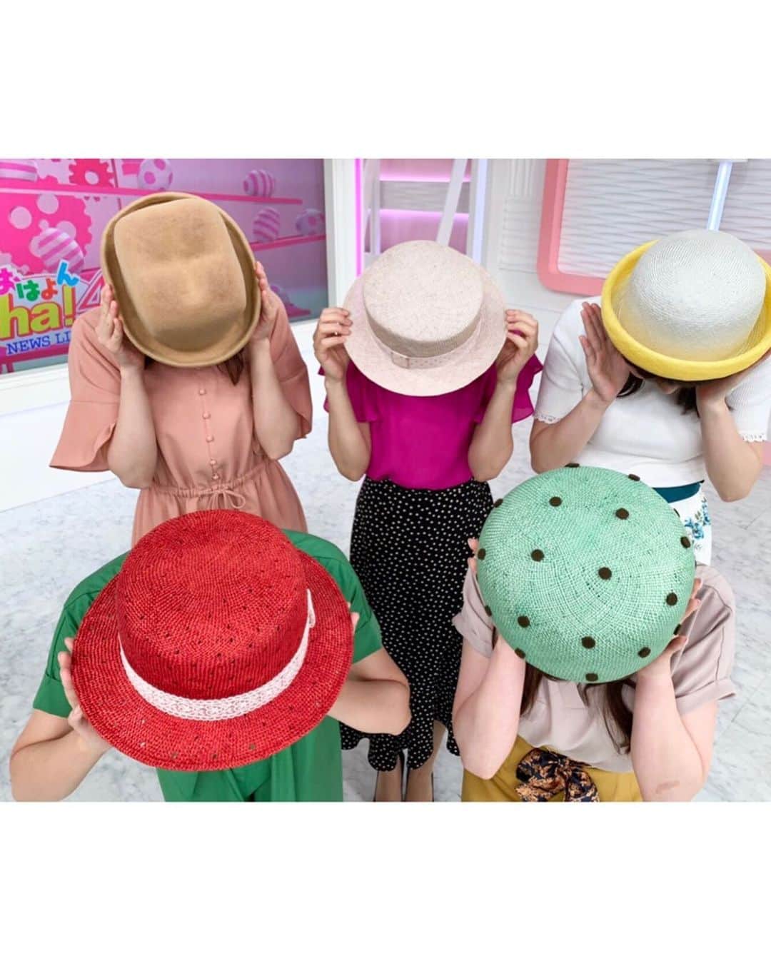 内田敦子さんのインスタグラム写真 - (内田敦子Instagram)「今朝のおはプラスのコーナーでは、﻿ 帽子職人のKENTさんが作る﻿ パンやお菓子をモチーフにした﻿ デザインが特徴的な﻿ 可愛い帽子を取材いたしました👒﻿🎩 ﻿ スタジオにお借りした帽子を﻿ キャスターみんなで被ってみましたよ。﻿ 🥖🍞🍭🍨🍪🍓﻿ ﻿ これからの暑い時期は、﻿ 可愛い帽子で熱中症対策も良いのでは✨﻿ ﻿ #Oha4 #おはプラス #パン帽子 #パンハット #KENT_hat」6月14日 15時26分 - atsuko_uchida1205