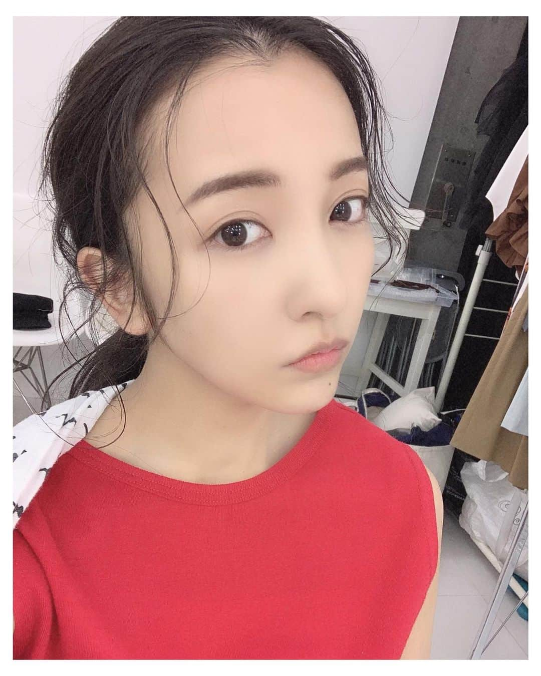 板野友美さんのインスタグラム写真 - (板野友美Instagram)「@ginzamagazine 撮影しました❤️ 来月号お楽しみに😳お肌のおはなし。」6月14日 16時08分 - tomo.i_0703