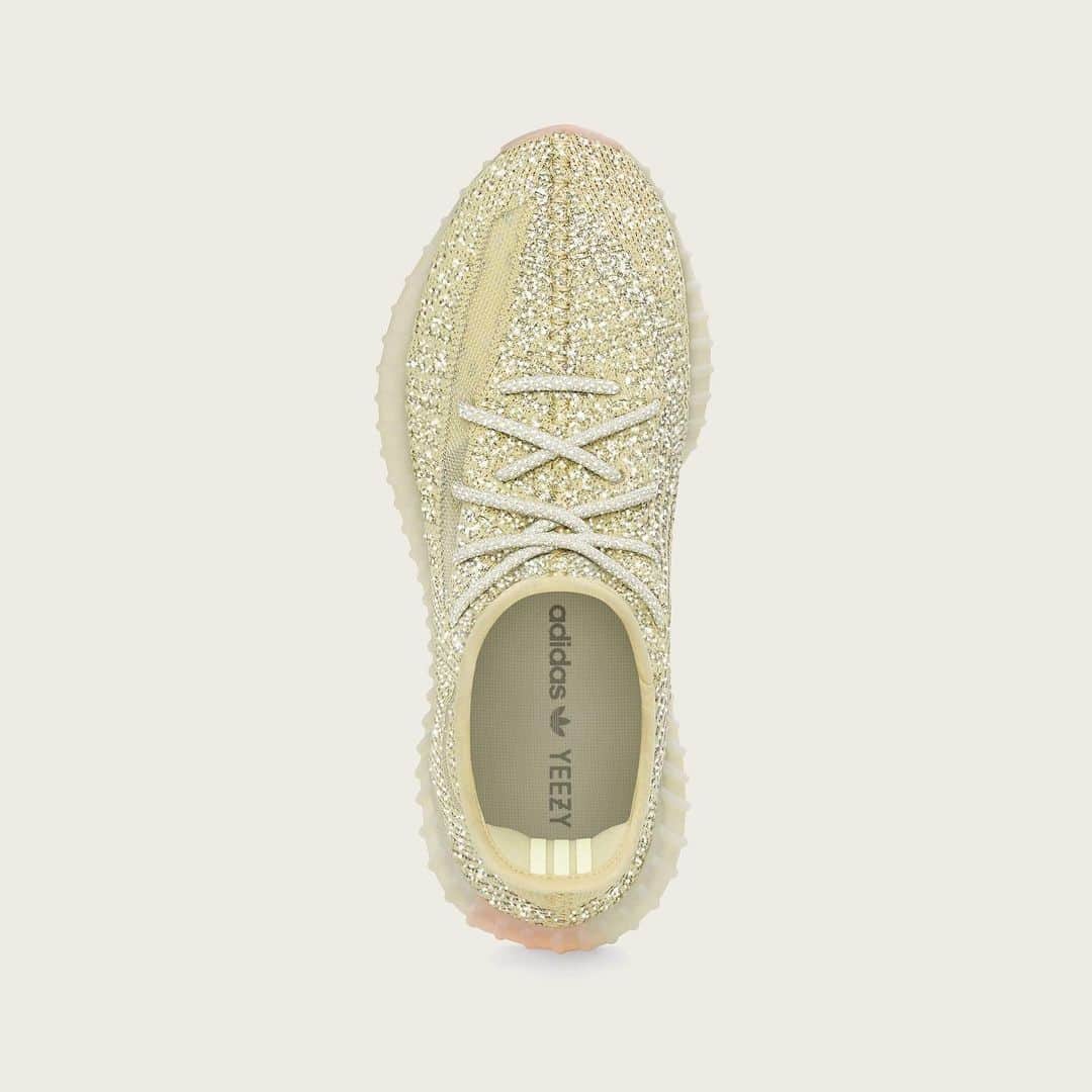 HYPEBEASTさんのインスタグラム写真 - (HYPEBEASTInstagram)「@hypebeastkicks: The YEEZY BOOST 350 V2 “Antila” and “Synth” are set to arrive in reflective and non-reflective iterations in limited regions around the world in June via @adidasoriginals’ YEEZY site for $220 USD. “Antila” will launch only in Africa, Asia, India and the Middle East, while “Synth” will only be available in Europe, Russia and the Ukraine. Photo: @adidas」6月14日 16時17分 - hypebeast
