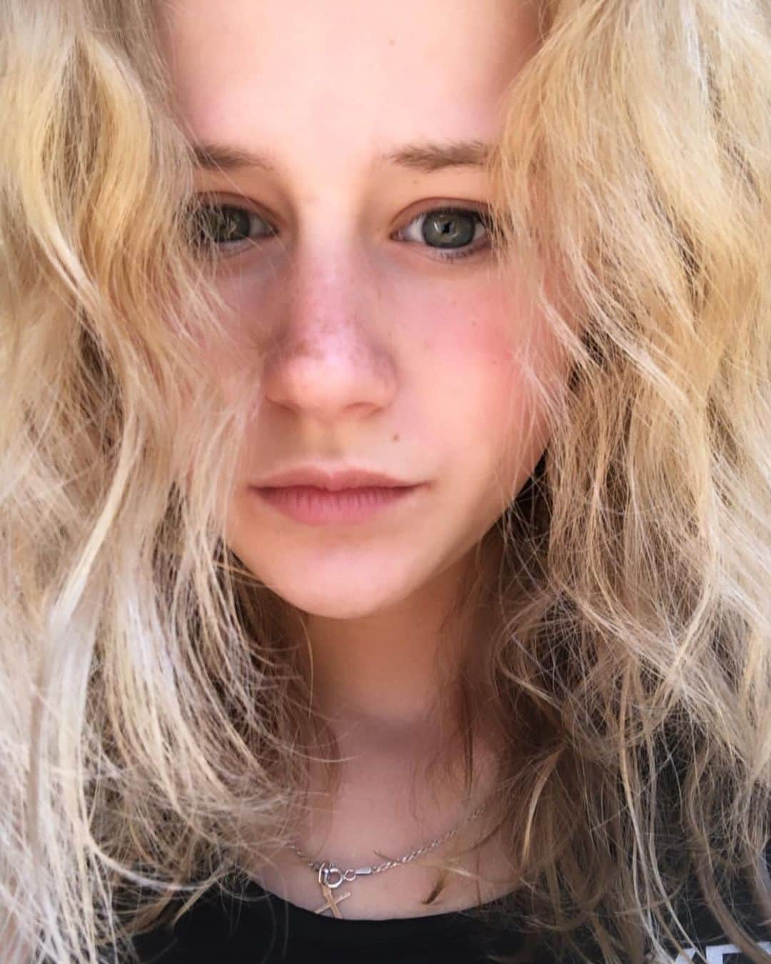 セラフィマ・サハノヴィッチのインスタグラム：「Love the freckles 😍  #СерафимаСаханович #SerafimaSakhanovich」