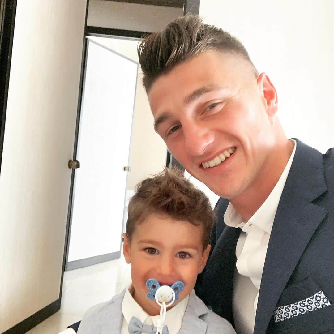 ミケーレ・カンポレーゼのインスタグラム：「👨‍👦#tommycombinaguai#style#eleganza#matrimonioaleesilvia#spensieratezza#boys#babyboy#picoftheday」