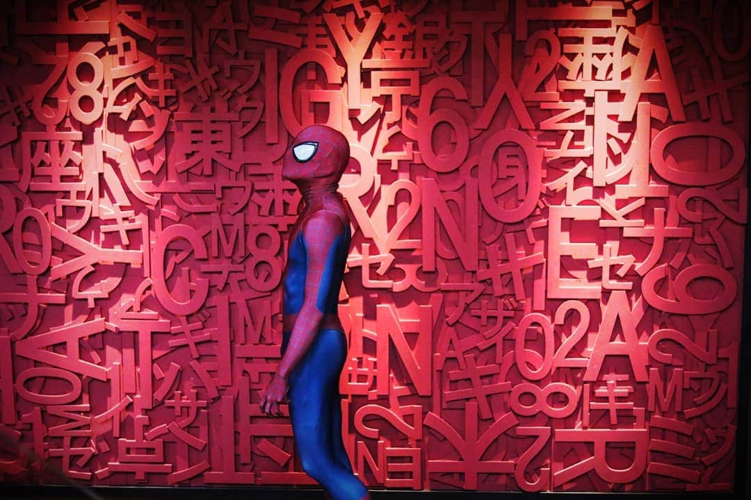 Japanese Spidermanのインスタグラム：「銀座にこんなところがあるとは知らなかった。  #週末ヒーロー #スパイダーマン#マーベル#アベンジャーズ#銀座#アメコミ#一#hyattcentricginza #ハイアットセントリック銀座 #コスプレ#spiderman#marvel #cosplay #ginza#インスタ映え」