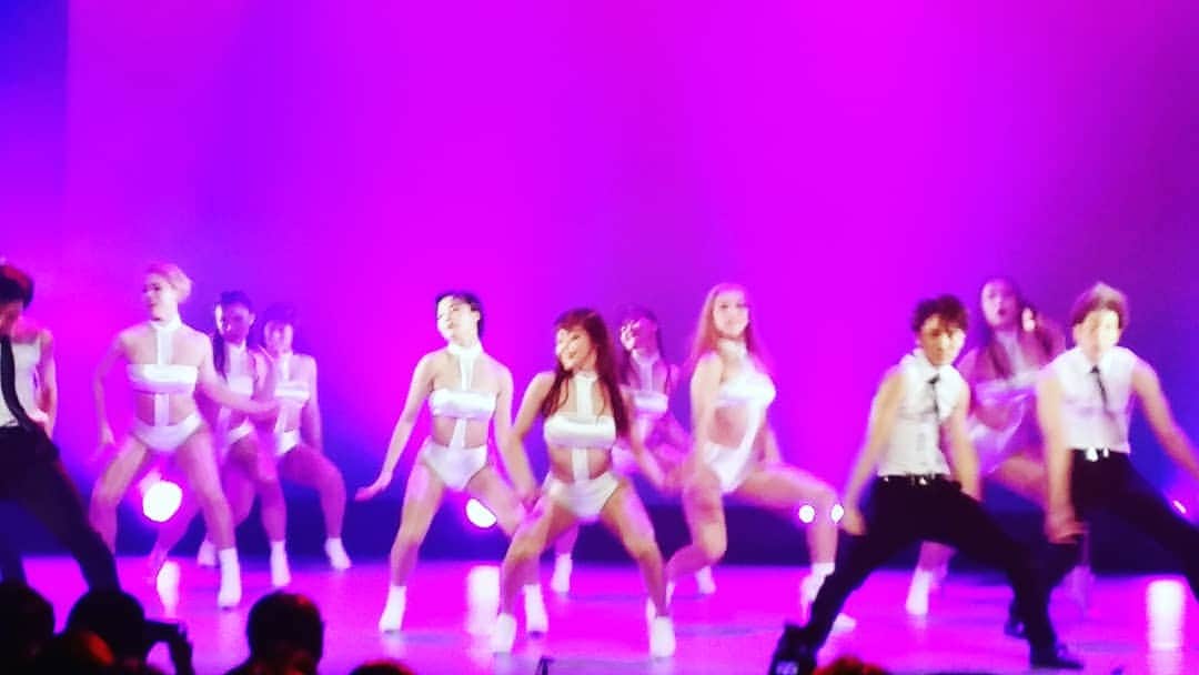 火口秀幸のインスタグラム：「先日の　HBDA　 パフォーマンスの模様 #HBDA  #ヒントンバトルダンスアカデミー #パフォーマンス #吉本興業　#DANCE　#HINTONBATTLE」