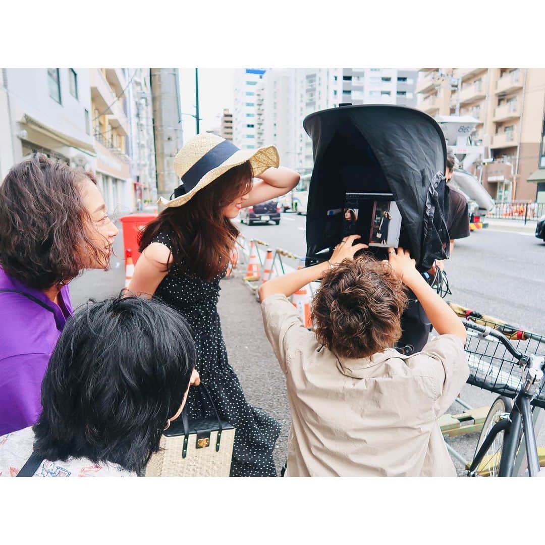 有村実樹さんのインスタグラム写真 - (有村実樹Instagram)「📸﻿ 美人百花の撮影でした🌼﻿ ﻿ ワンピースが可愛かったのでお買い取り💕﻿ ﻿ ﻿ ﻿ ﻿ 夜は21時からインスタライブです。﻿ ぜひ見にきてね😊﻿ ﻿ ﻿ #撮影 #美人百花 #8月号 #夏 #ワンピース #大人可愛い」6月14日 17時41分 - arimura_miki