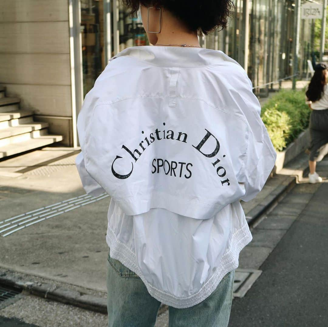 Vintage Brand Boutique AMOREさんのインスタグラム写真 - (Vintage Brand Boutique AMOREInstagram)「SOLD OUT— Christian Dior sports vintage nylon jacket in M size  Free Shipping Worldwide✈️ DM for more information ≫ ≫ ≫✉️ #ヴィンテージ #ディオール #ヴィンテージディオール #レディディオール #ヴィンテージブランドブティック #アモーレ #アモーレトーキョー #表参道 #東京 #青山 #vintage #Dior #christiandior #vintagedior #vintagebrandboutique #AMORE #amoretokyo #omotesando #aoyama」6月14日 17時42分 - amore_tokyo