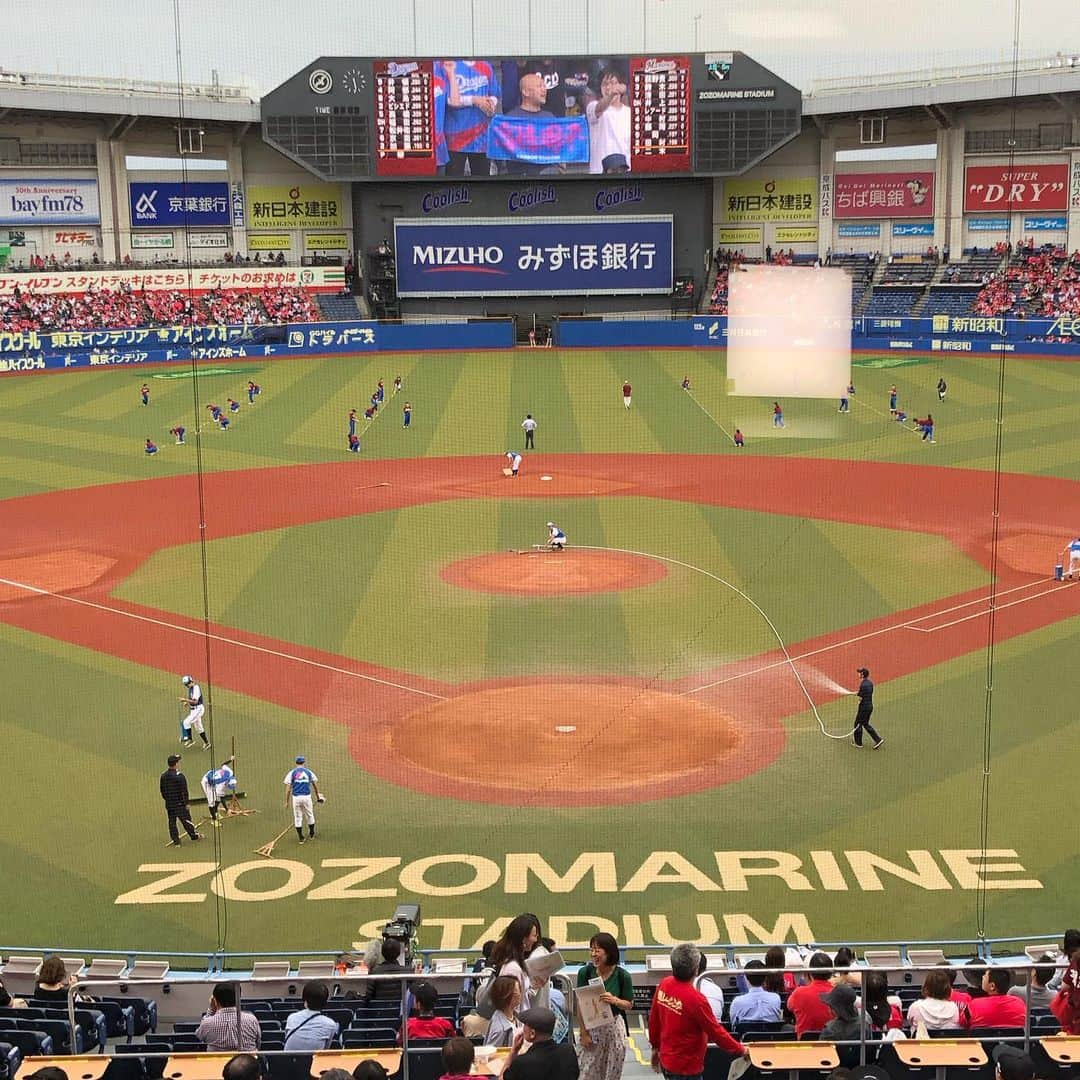 和田 一浩のインスタグラム：「今日は習志野市デーのイベントで習志野高校の吹奏楽部が球場に来てます。千葉ロッテマリーンズVS中日ドラゴンズ戦の解説を別井アナウンサーとNHKBS1で放送します。 #千葉ロッテマリーンズ #中日ドラゴンズ #ZOZOマリンスタジアム #美爆音 #和田一浩」