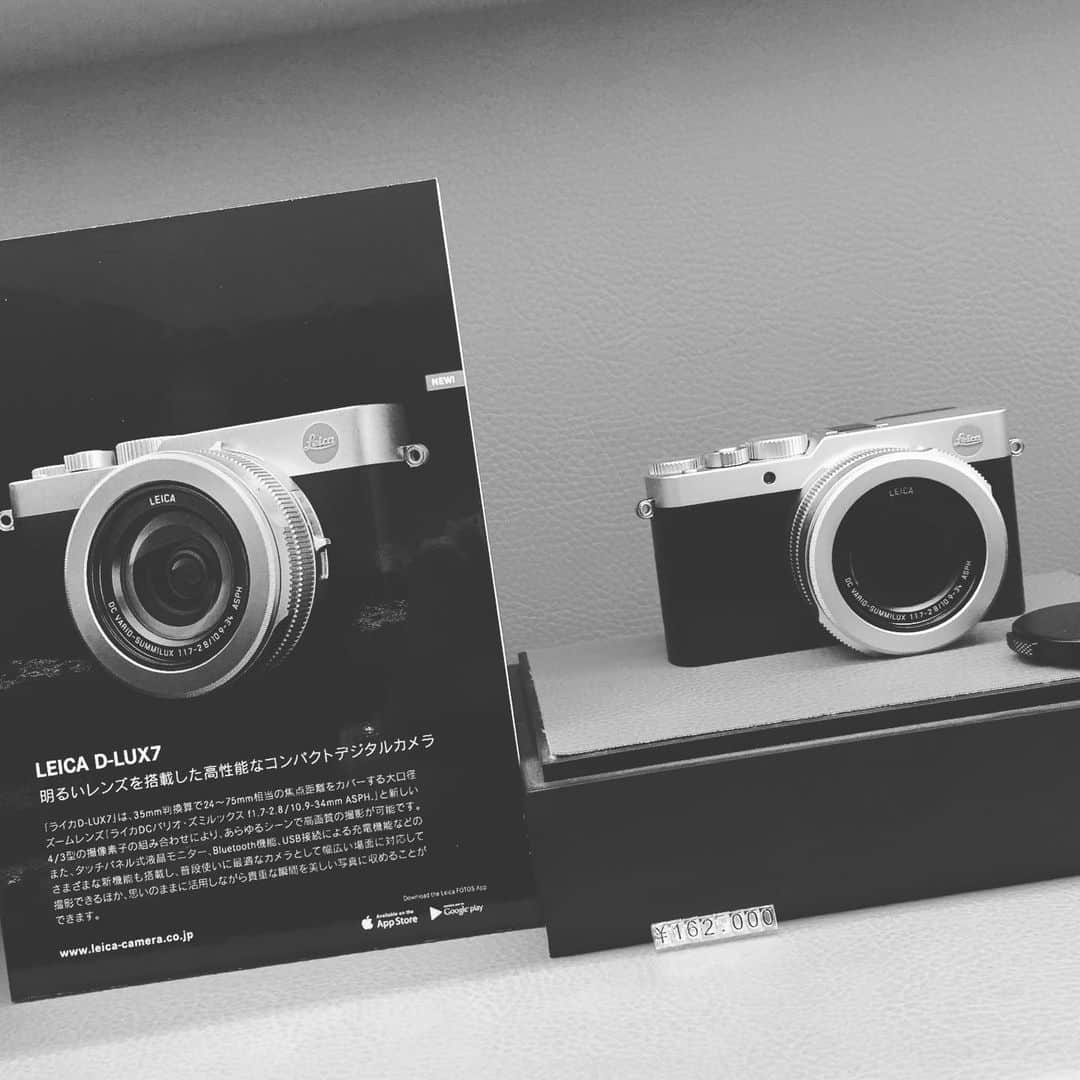 Omotecho Style Storeさんのインスタグラム写真 - (Omotecho Style StoreInstagram)「憧れのカメラ 「Leica」  コンパクトカメラの中でも 高評価の LEICA D-LUX7  今なら無金利ローンもご利用可能です。お気軽にご相談ください。  #ライカ#カメラ#leica#leica d-lux7#おしゃれなカメラ#思い出を切り取る#大切な一瞬を切り取る#憧れのカメラ」6月14日 17時51分 - omotechostylestore