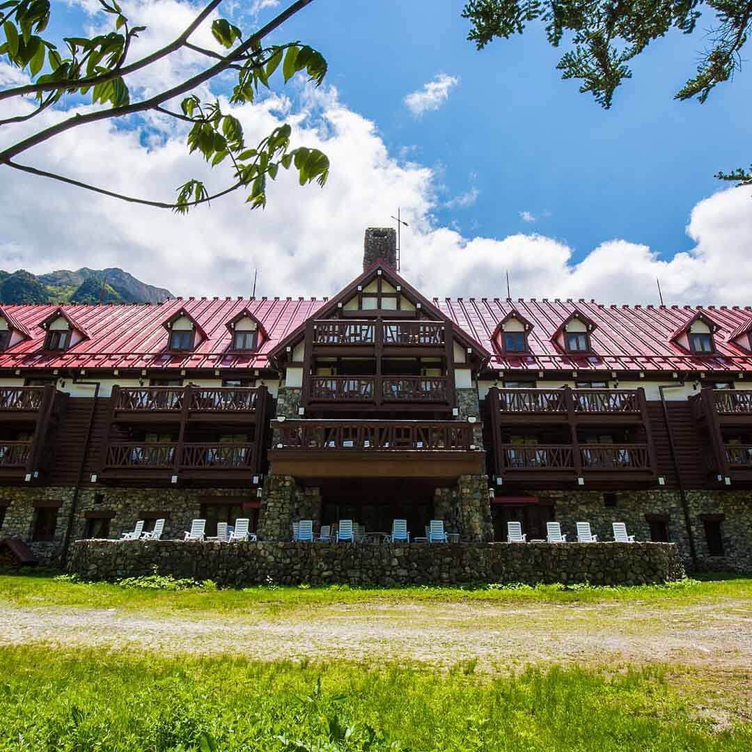 Imperialhotel_jp_帝国ホテル 公式さんのインスタグラム写真 - (Imperialhotel_jp_帝国ホテル 公式Instagram)「The Kamikochi Imperial Hotel opened in 1933 as Japan’s first authentic mountain resort hotel. A charming log cabin-style exterior complete with a red triangle roof welcome you with beautifl nature.  #imperialhoteljp #imperialhotel #kamikochiimperialhotel #kamikochi #japan #visitjapan #travellermade #帝国ホテル #上高地帝国ホテル #上高地 #帝國飯店 #上高地帝國飯店 #가미코치임페리얼호텔 #임페리얼호텔 #가미코치」6月14日 18時07分 - imperialhotel_jp_official