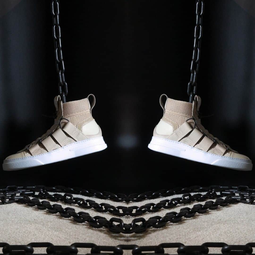 ブルーノボルデーゼさんのインスタグラム写真 - (ブルーノボルデーゼInstagram)「OSCAR _ HIGH SURF SNEAKERS  by BRUNO BORDESE . . . . . . . . . . . #beige #high #sock #ribbons #white #sole #newdesign #details #sneakers #shoes #clubbing #mood #man #newcollection #fashion #design #luxury #madeinitaly #picoftheday #online #store #igshoes #igsneakers #suspended #chain」6月14日 18時00分 - brunobordese_official