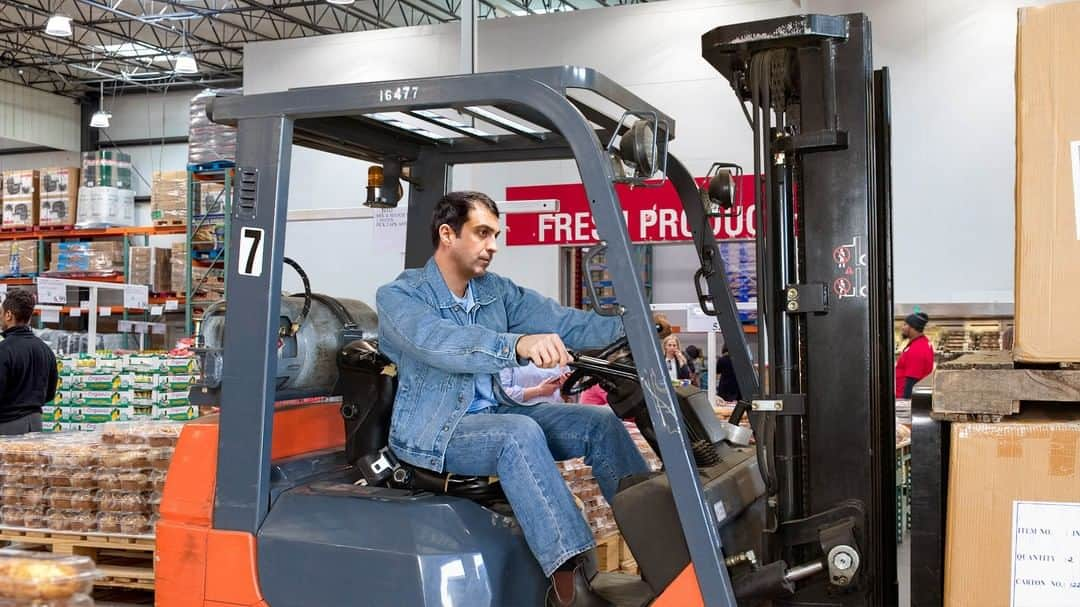 ジ・オニオンさんのインスタグラム写真 - (ジ・オニオンInstagram)「Man Annoyed At Being Mistaken For Employee Just Because He Driving Forklift Through Store⠀ ⠀ Visit link in bio for full story.⠀」6月15日 5時00分 - theonion