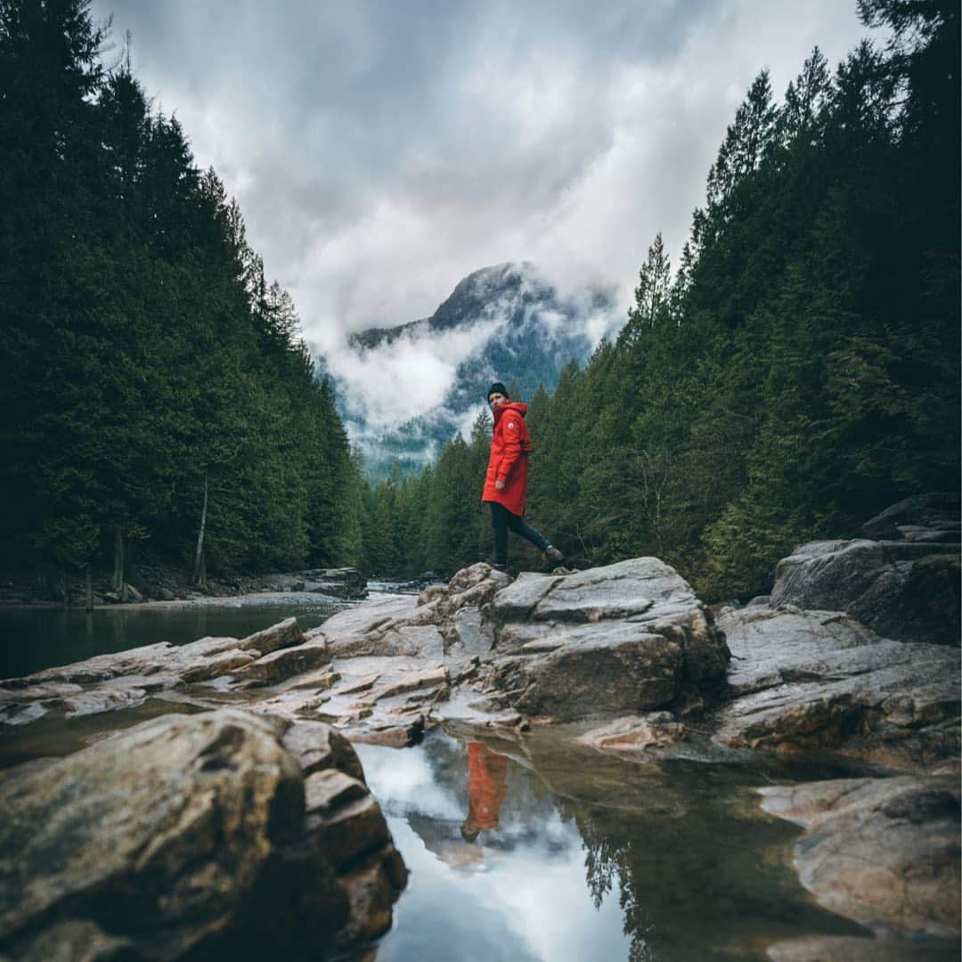 カナダグースさんのインスタグラム写真 - (カナダグースInstagram)「A forecast calling for torrential rain didn’t put a damper on @jamieout’s plan for a day exploring BC’s Golden Ears Park. “There is a part of me that craves being out in the wild and experiencing the elements,” he explains. “I love to explore new places and push myself beyond my comfort zone.” It didn’t hurt that he was wearing our Seawolf Jacket, designed from hood-to-hem to protect from the harshest downpours.  Discover more via link in bio」6月15日 3時31分 - canadagoose