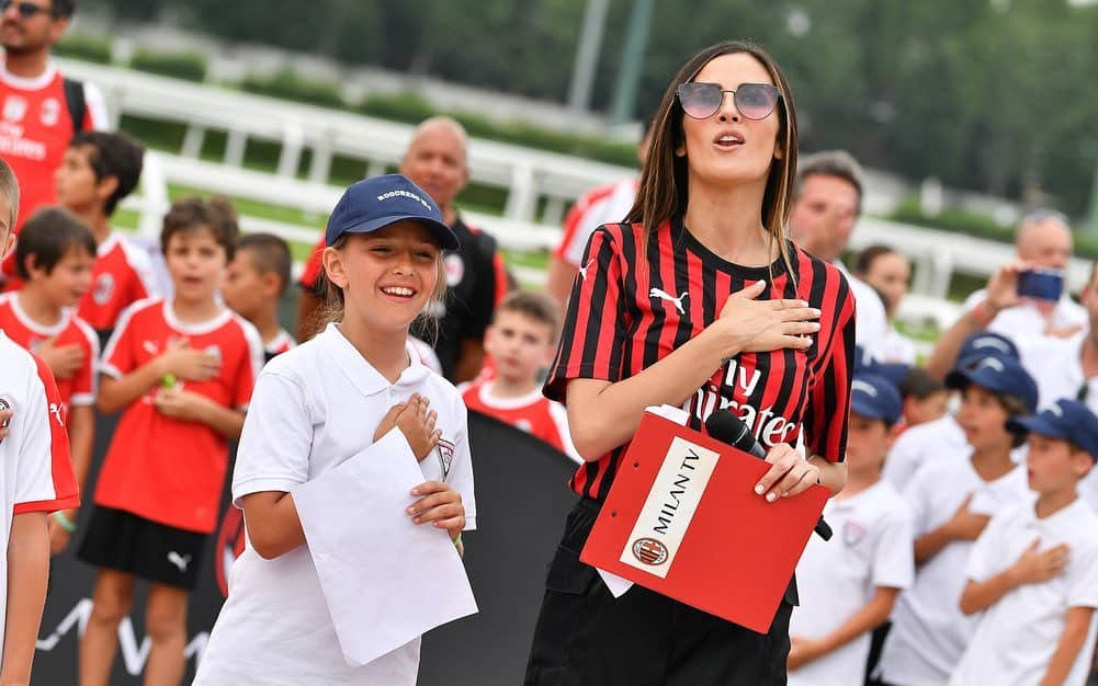 ACミランさんのインスタグラム写真 - (ACミランInstagram)「Milan Cup 2019 by Banco BPM e PUMA 🔴⚫ All'Ippodromo di San Siro è iniziata la festa di fine stagione delle Scuole Calcio e dei Centri Tecnici rossoneri! 🎉 E nel weekend tutti in campo al Centro Sportivo Vismara! ⚽  Milan Cup 2019 by Banco BPM and PUMA 🔴⚫ The end of season party of the Rossoneri Football Schools and Technical Centres began at the San Siro Snai Ippodromo! 🎉 The weekend will continue at the Vismara Sports Centre! ⚽」6月15日 3時45分 - acmilan