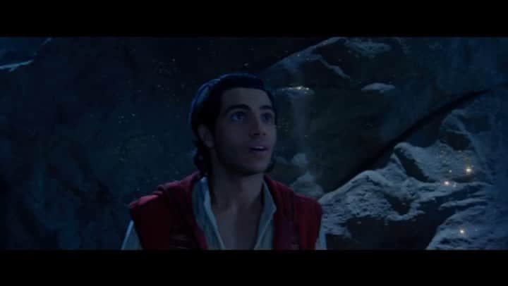 メナ・マスードのインスタグラム：「Getting to work with our incredible puppeteers & VFX department to create Abu and Magic Carpet was one of the coolest creative experiences I’ve had so far. Who’s seeing #Aladdin this weekend?」