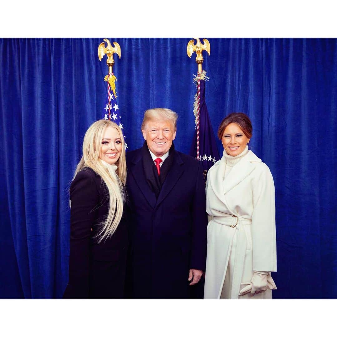 ティファニー・トランプさんのインスタグラム写真 - (ティファニー・トランプInstagram)「Happy birthday, Dad @realdonaldtrump I love you so much and I’m so grateful for  you everyday 🥰🎈#happybirthday #flagday」6月15日 4時18分 - tiffanytrump