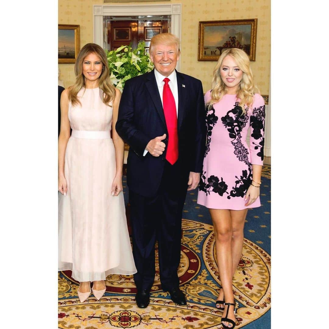 ティファニー・トランプのインスタグラム：「Happy birthday, Dad @realdonaldtrump I love you so much and I’m so grateful for  you everyday 🥰🎈#happybirthday #flagday」