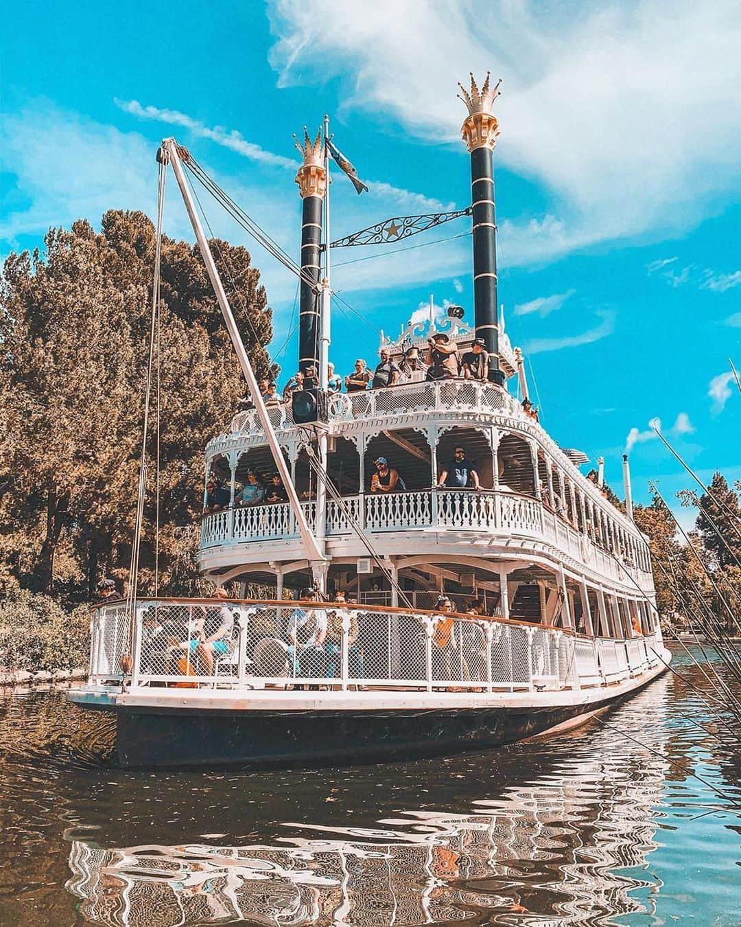 ディズニーランドさんのインスタグラム写真 - (ディズニーランドInstagram)「Our #HappiestPlace classics Matterhorn Bobsleds, Disneyland Monorail and Submarine Voyage celebrate 60 years today!  Thanks for sharing your favorite #Disneyland classics this week, we thought they were oh-so-great! Get ready, next week we celebrate #ToyStory. (Photos: @erniewcarr @delitefullydisney @disneyprincealli @ohmywhizzbees @jaytasmic)」6月15日 4時14分 - disneyland