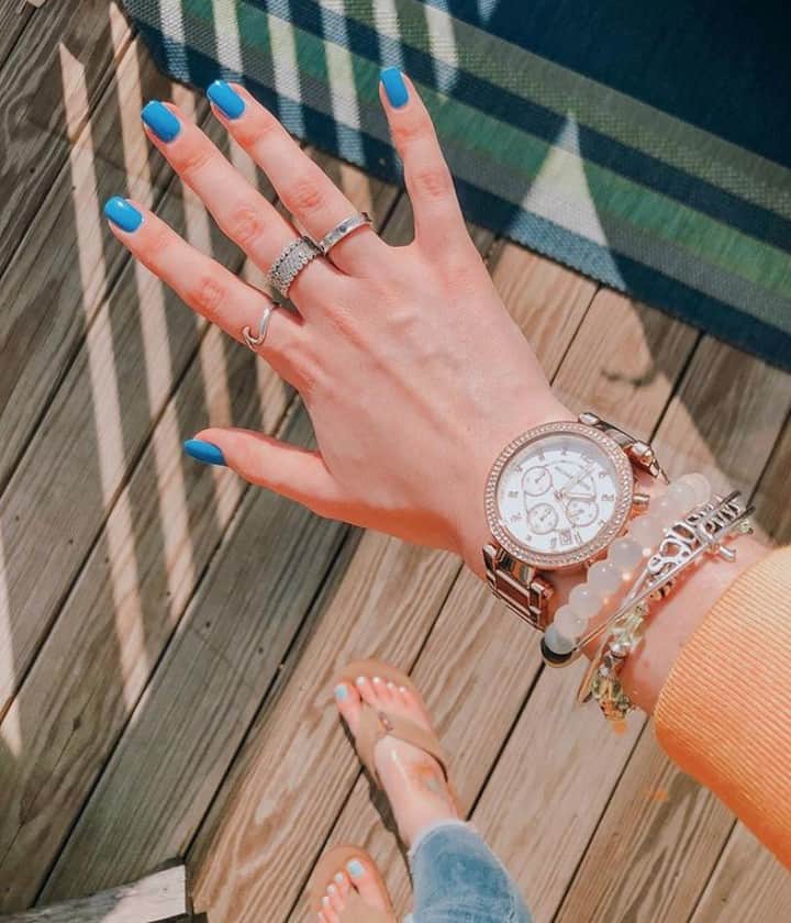 OPIさんのインスタグラム写真 - (OPIInstagram)「HELLO FRIDAY! Treat yourself to a mani pedi this weekend! Thanks for sharing @lifewithpixiedust 😍 we're #OPIObsessed with your #RichGirlsPoBoys #manicure !⠀ ⠀ #BlueNails #Weekend #Friyay #nails #notd」6月15日 4時30分 - opi