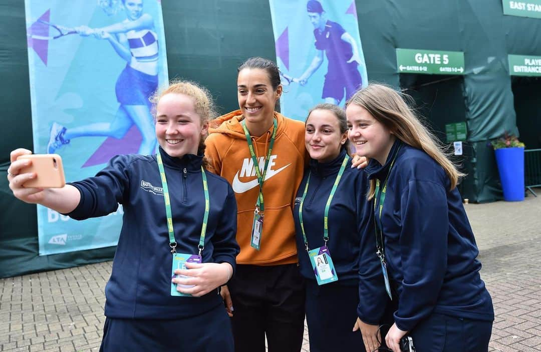 WTA（女子テニス協会）さんのインスタグラム写真 - (WTA（女子テニス協会）Instagram)「Say cheese 😁🤳 @carogarcia」6月15日 4時39分 - wta