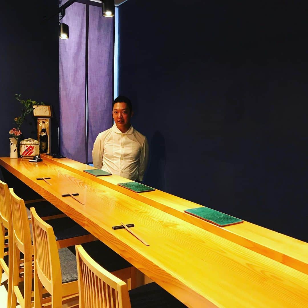 MEGUMIさんのインスタグラム写真 - (MEGUMIInstagram)「金沢に新しく出来たLabo白菊。 素晴らしく美味しいお寿司の @kuratake1010  日本茶を使ったカクテルが美味しいBar @bar_tuyukusa  現代作家さんのレクチャーの元でろくろ体験が出来る @irodoriya.kanazawa  が一つになった金沢を体感出来る面白いスポットです。 金沢に行かれた際は是非に😊 #labo白菊」6月14日 20時28分 - megumi1818