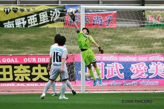 五嶋京香さんのインスタグラム写真 - (五嶋京香Instagram)「・2019/06/14  最年長、最古参の池ヶ谷選手Happy Birth Day🎉 チーム1うるさいと思うけどそれでみんなはいつも笑顔になってる！叱るとこは叱って楽しい事があればとことん笑って楽しんで🤣いつも笑わせてくれてありがとう⭐️ 明日はみんなで笑いあえるように頑張りましょう！⚽️ 池ヶ谷選手いい1年にして下さいね😁  #AC長野パルセイロレディース  #最年長  #最古参  #守護神  #背番号1  #池ヶ谷夏美」6月14日 20時31分 - kyoka.goshima