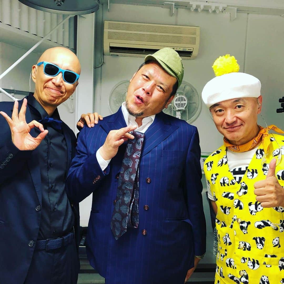 くっきー（川島邦裕）さんのインスタグラム写真 - (くっきー（川島邦裕）Instagram)「#名古屋名古屋❤︎ #サンプラザ中野くん 様 #パッパラー河合 様 #一緒に御トークさせてもらっちったの❤︎ #いっぱいしゃべったの❤︎ #あのね #曲を作らせていただいたの❤︎ #月光 のアンサーソング #日光 #みんな聴いてぽちいの❤︎ #てか #御トークたのしかった #パッパラー河合 様 #超変な人ー❤︎ #お二人とも #好き好きすぅ❤︎ #みんな名曲ぞろいのCD #大きな玉ねぎの下で #買ってねぇ❤︎ #買わないと #ブラックモーター積んだ #ホットショットの後輪フル回転で #鼻頭ジャグジャグだかんね❤︎ #よろしくお願い申し上げます。」6月14日 20時46分 - nikuguso_taro