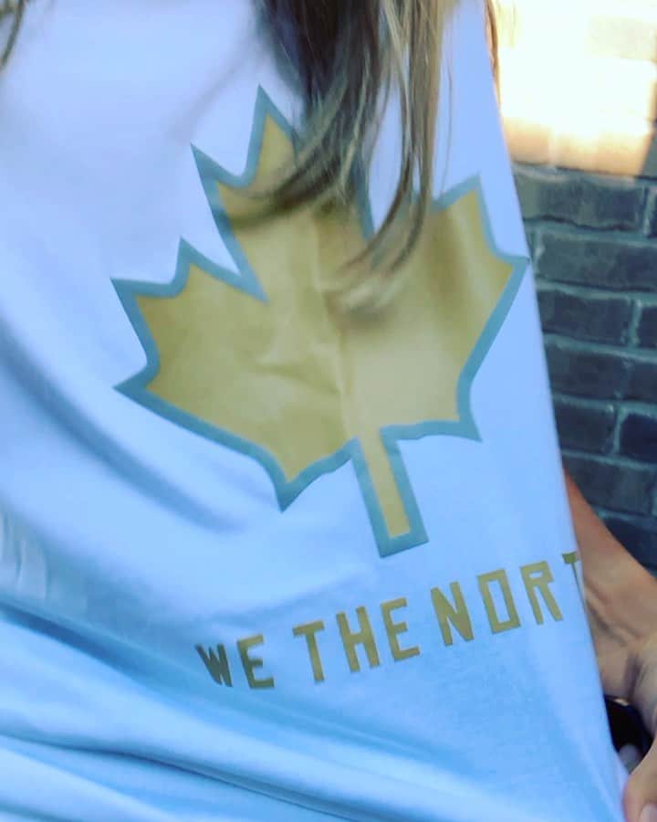 メリッサ・ビショップのインスタグラム：「We wake up as the CHAMPS!  #wethenorth #raptors #canada」