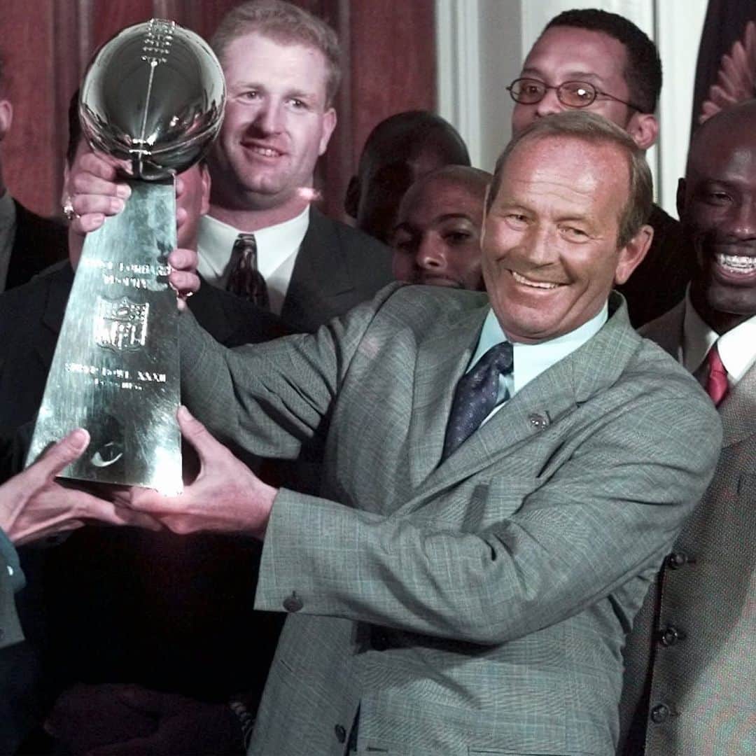 NFLさんのインスタグラム写真 - (NFLInstagram)「We are saddened to share that @broncos owner Pat Bowlen has passed away at age 75. 📷: Greg Gibson/AP」6月14日 21時06分 - nfl