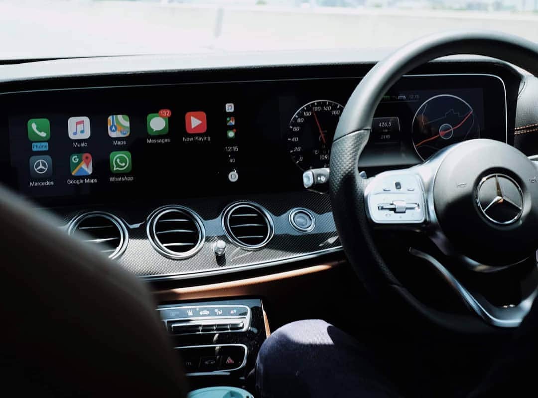 Mercedes-Benz Thailandさんのインスタグラム写真 - (Mercedes-Benz ThailandInstagram)「สะดวกสบายในทุกการเดินทาง ไปกับฟังก์ชัน Apple CarPlay™ บนหน้าจอแสดงผลแบบ widescreen cockpit ใน Mercedes-Benz E 350 e ที่ไม่ว่าจะมีสายเรียกเข้า จะโทรออก หรือแม้แต่จะดูแผนที่และฟังเพลย์ลิสต์สุดโปรดของคุณ ก็ทำได้ง่ายและปลอดภัยมากยิ่งขึ้น  ดูข้อมูลฟังก์ชันเพิ่มเติมของ E 350 e ได้ที่: www.mercedes-benz.co.th/EClass  #MercedesBenz #EClass #MercedesBenzThailand #EQPower #switchtoEQ #ElectricIntelligencebyMercedesBenz」6月14日 21時09分 - mercedesbenzthailand
