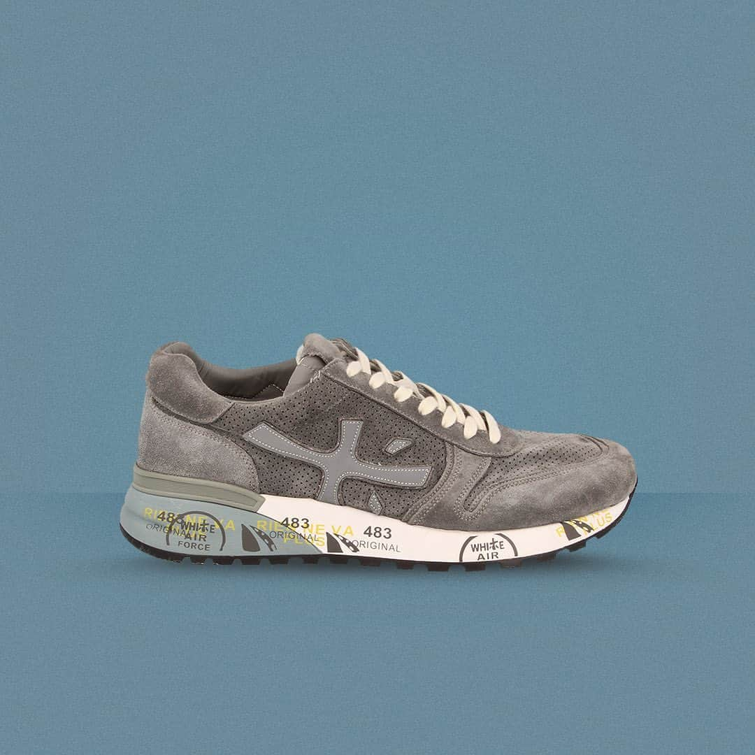 プレミアータさんのインスタグラム写真 - (プレミアータInstagram)「Who said that grey is a boring color? #unusualdirections #premiata #springsummer2019」6月14日 21時14分 - premiataofficial