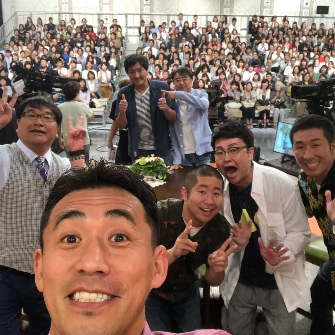 石田靖さんのインスタグラム写真 - (石田靖Instagram)「ABC⑥『探偵ナイトスクープ』スタジオ収録❗️顧問は林顧問、秘書は丘みどりさん初登場😆 VTRも多種多様、スタッフ、出演者一同オモロいもん創ろうと頑張ってます🙏OAお楽しみに〜 #探偵ナイトスクープ #西田探偵局 #林裕人 #顧問 #丘みどり #秘書 #一期一笑  #石田靖」6月14日 21時17分 - yasulog