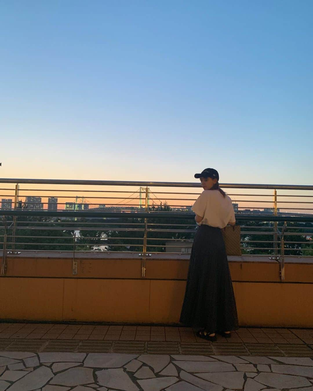 江野沢愛美さんのインスタグラム写真 - (江野沢愛美Instagram)「夕方のお台場がとっても綺麗だった🌊💕 #私服 #ootd #まなみふく #acnestudios #drmartens #yohjiyamamoto #古着」6月14日 21時23分 - enosawa_manami