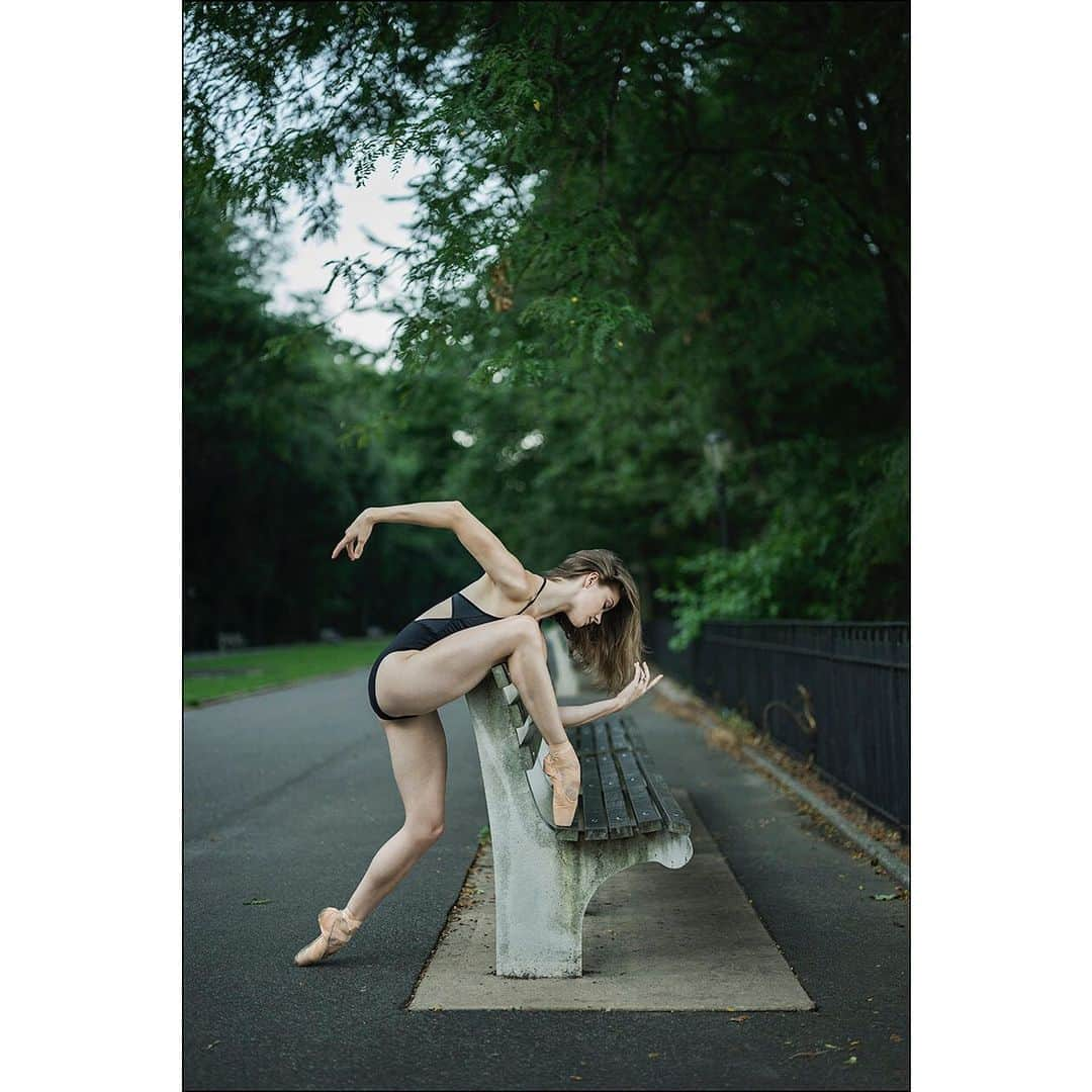 ballerina projectさんのインスタグラム写真 - (ballerina projectInstagram)「We will be celebrating the 18+ years of the Ballerina Project until the middle of July as we near our conclusion. Here are look backs at that the moments that best represent the project from the past 2 decades.  Here is a collection of images I created with Cassie in Central and Riverside Park early one morning. #ballerina - @cassiepearlt #centralpark #riversidepark #newyorkcity #ballerinaproject #ballerinaproject_ #ballet #dance #pointe #sunrise #cassandratrenary  Several have asked why is the “Ballerina Project concluding this summer”. When I first started this project it was solely intended to be a creative endeavor and was not expected to survive for this many years. I just wanted to create beautiful photographs of ballerinas and did not look to turn it into a business. Unfortunately through many years of the project we could not find a balance between keeping our creative initiative and also a sustainable financial pathway moving forward. It was not easy to make this decision but we felt it was better to give the project an ending rather than turn it into something that lost sight of why we are doing this in the first place. This will result in the Ballerina Project not creating new work past the middle of July. We will continue to post the remaining photographs that we have on hand until we have no more to share. Thank you to all that have collaborated and followed the Ballerina Project for these many years.  With the conclusion of the Ballerina Project we will also be concluding the sale of all our limited edition prints. We have a small selection of large format limited edition prints for sale in our Etsy store. Link to our Etsy store is located in our accounts profile. If you are interested in purchasing an image not available on Etsy as a large format limited edition print just email us at the address also located in our profile for details.」6月14日 21時24分 - ballerinaproject_