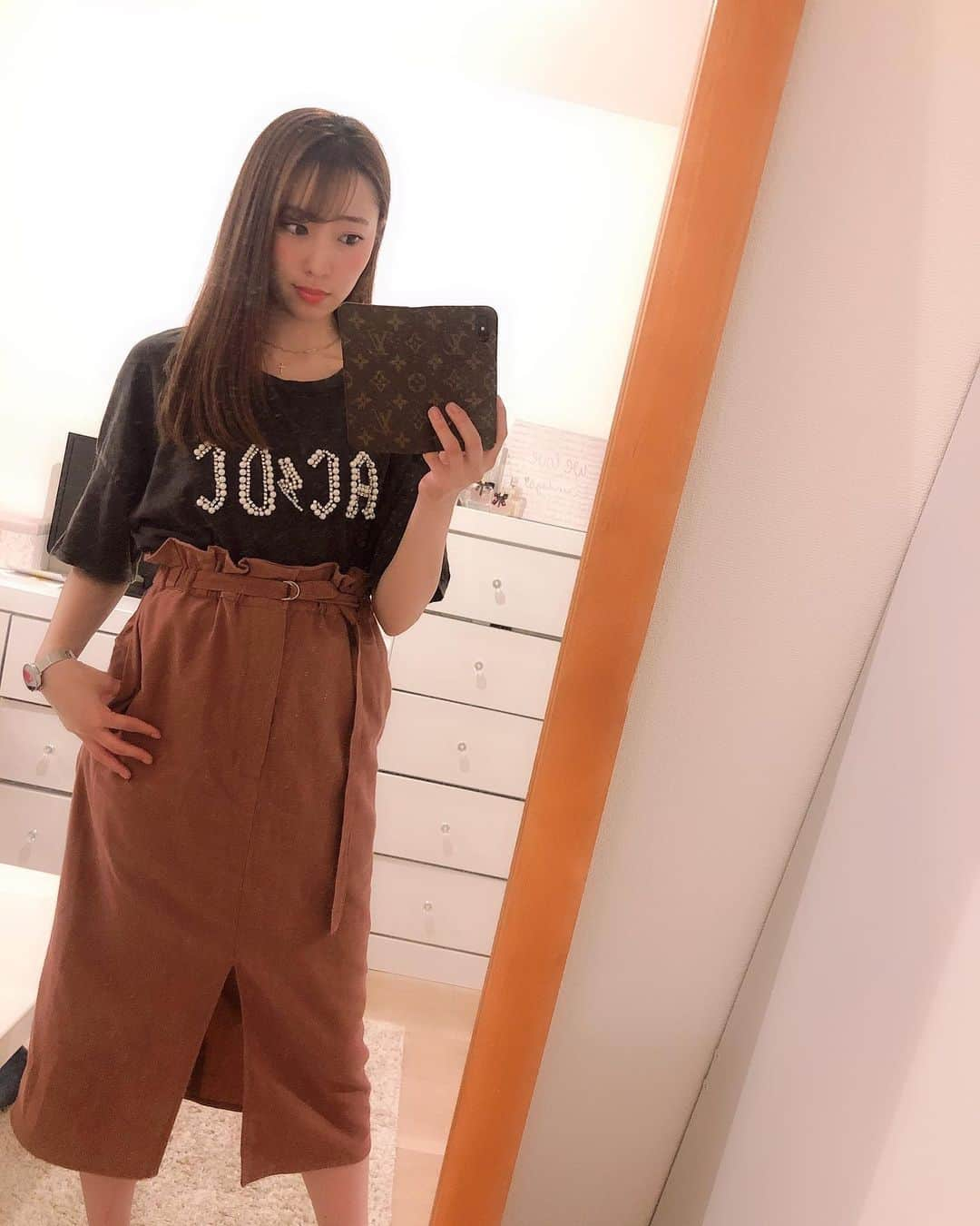 藤江れいなさんのインスタグラム写真 - (藤江れいなInstagram)「#２２時の嫁  #私服 #ootd #fashion #コーディネート #トップス #bershka  #スカート #mystic」6月14日 21時29分 - 01nyan0201