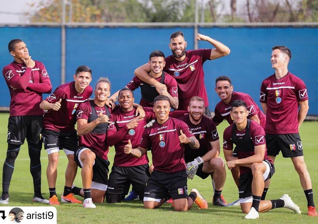 フアン・パブロ・アニョル・アコスタのインスタグラム：「#repost @aristi9 ・・・ INVICTOS 3-0 A un día del primer juego. ¡Vamos Vinotinto!🇻🇪」