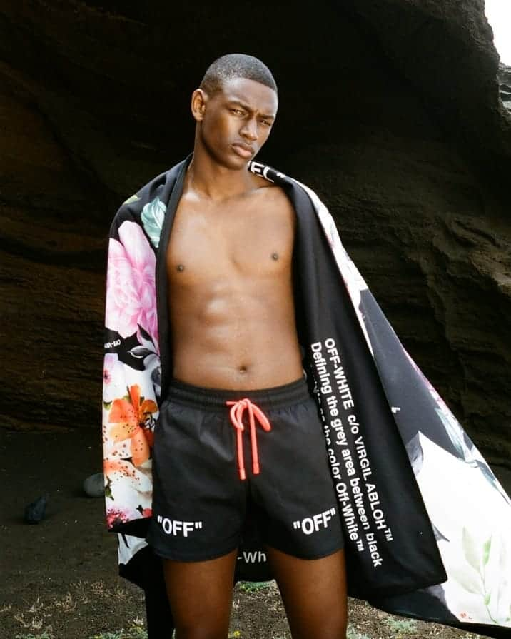 OFF-WHITE C/O VIRGIL ABLOHさんのインスタグラム写真 - (OFF-WHITE C/O VIRGIL ABLOHInstagram)「[capsule collection] fw19 men’s Off-White™  c/o @vilebrequin @off___white___swim. now available in all Off-White™  retail stores and in selected Vilebrequin stores. photography c/o @viktorvauthier」6月14日 22時02分 - off____white